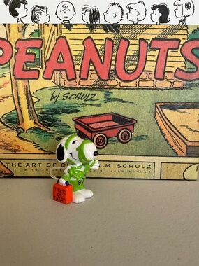 Vintage peanut Snoopy Halloween, mummy